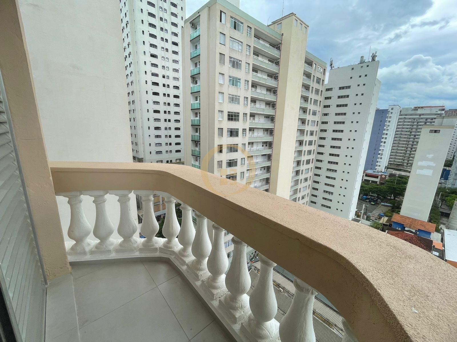 Apartamento na Praia das Pitangueiras, Guarujá - SP