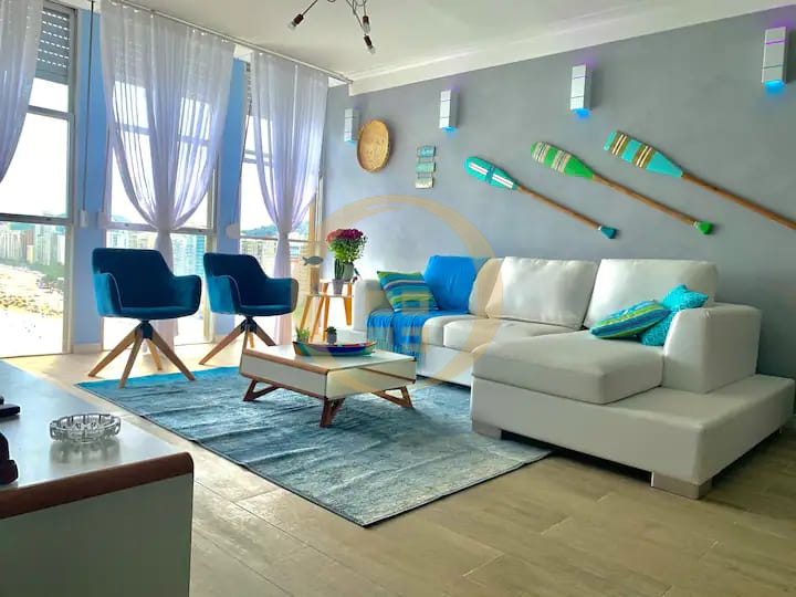 Apartamento Frente ao Mar nas Pitangueiras, Guarujá - SP