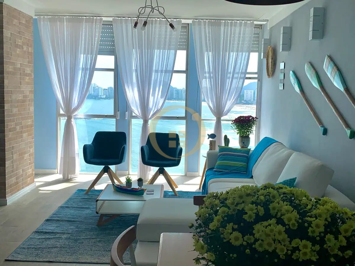 Apartamento Frente ao Mar nas Pitangueiras, Guarujá - SP