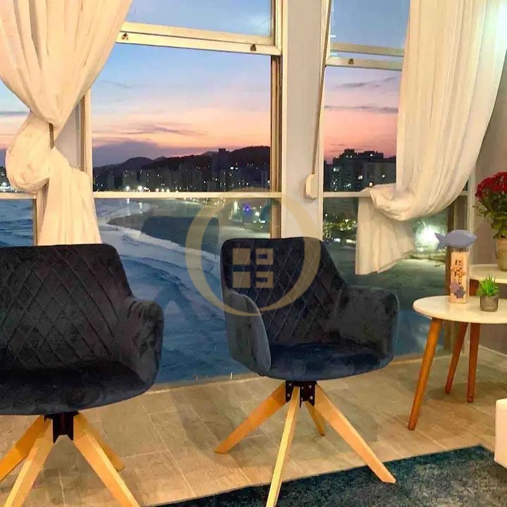 Apartamento Frente ao Mar nas Pitangueiras, Guarujá - SP