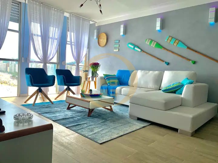 Apartamento Frente ao Mar nas Pitangueiras, Guarujá - SP