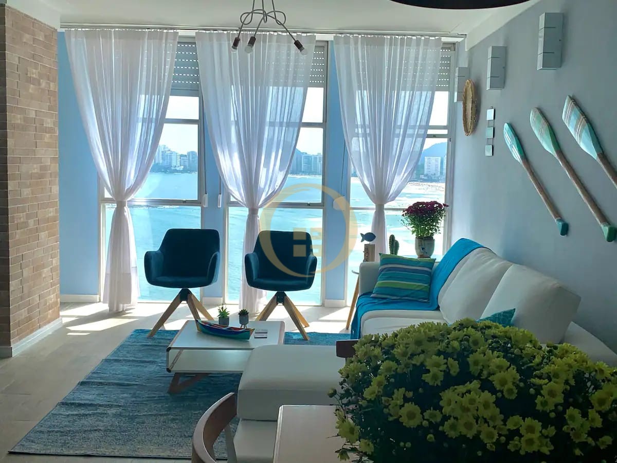 Apartamento Frente ao Mar nas Pitangueiras, Guarujá - SP