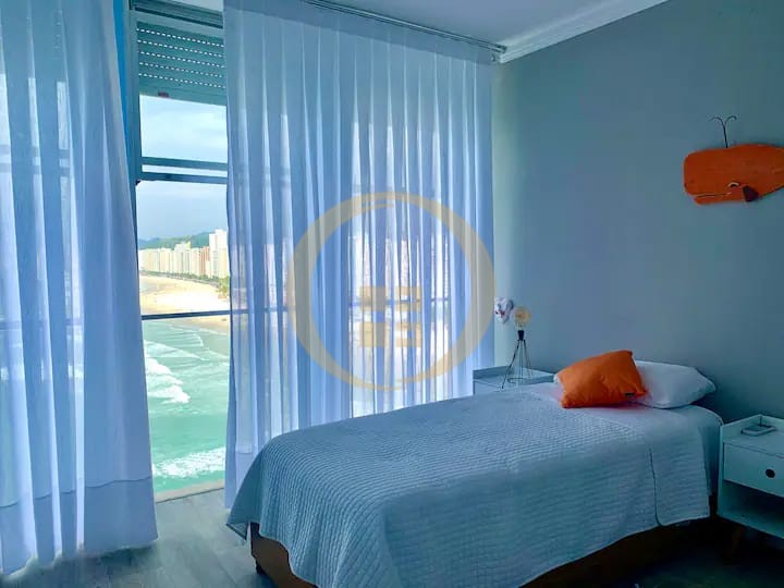 Apartamento Frente ao Mar nas Pitangueiras, Guarujá - SP