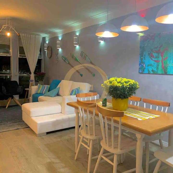 Apartamento Frente ao Mar nas Pitangueiras, Guarujá - SP