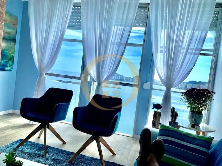 Apartamento Frente ao Mar nas Pitangueiras, Guarujá - SP
