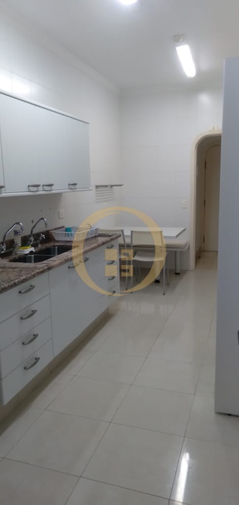 Apartamento Frente ao Mar nas Pitangueiras, Guarujá - SP