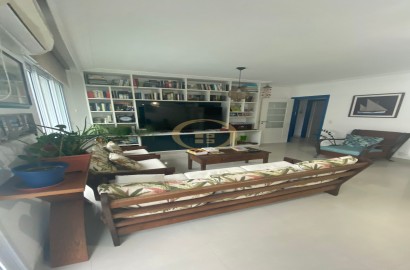 Apartamento na Praia das Pitangueiras, Guarujá - SP