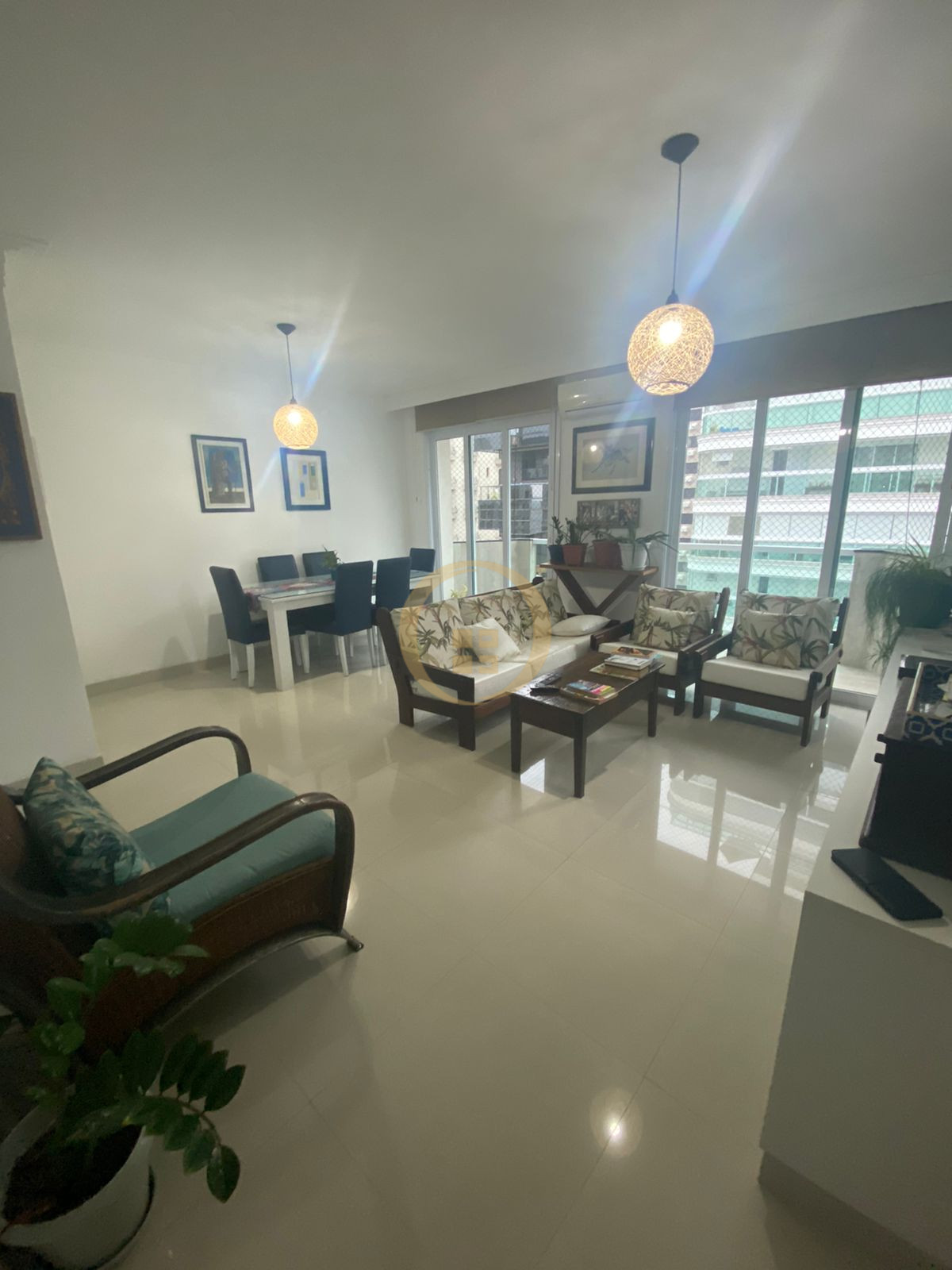 Apartamento-2-dormitorios-Pitangueiras
