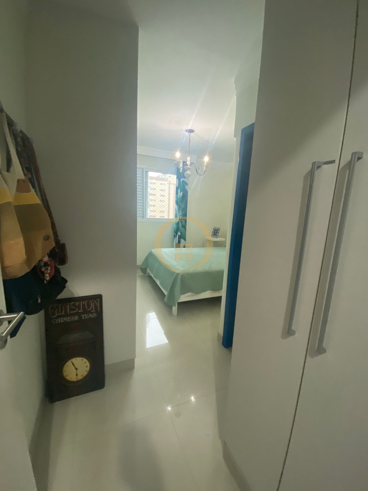Apartamento na Praia das Pitangueiras, Guarujá - SP