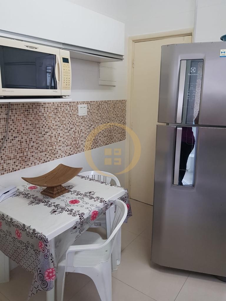 Apartamento na Praia das Pitangueiras, Guarujá - SP