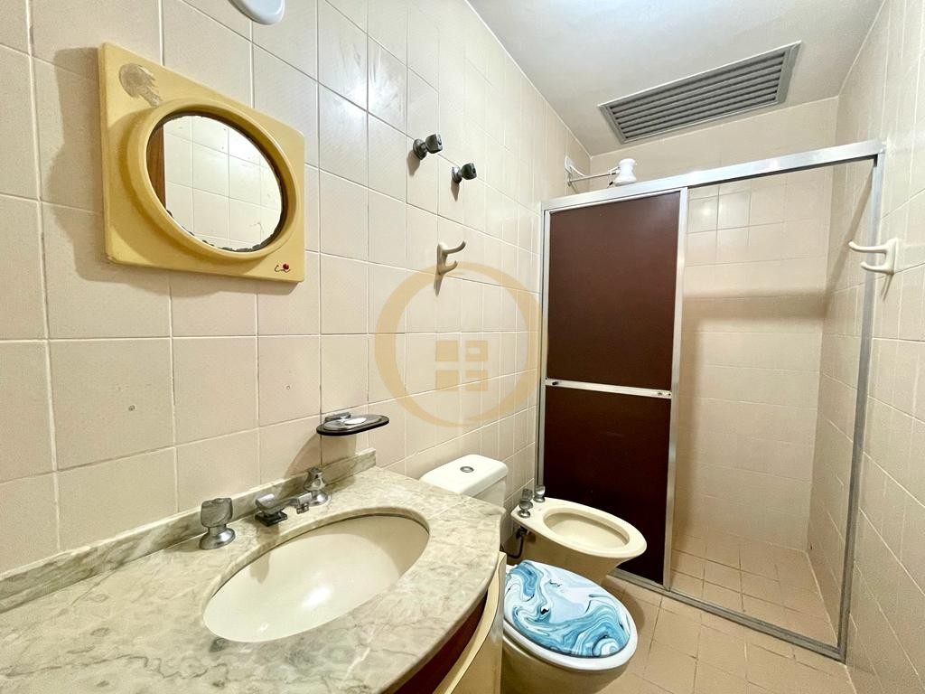 Apartamento na Praia das Pitangueiras, Guarujá - SP
