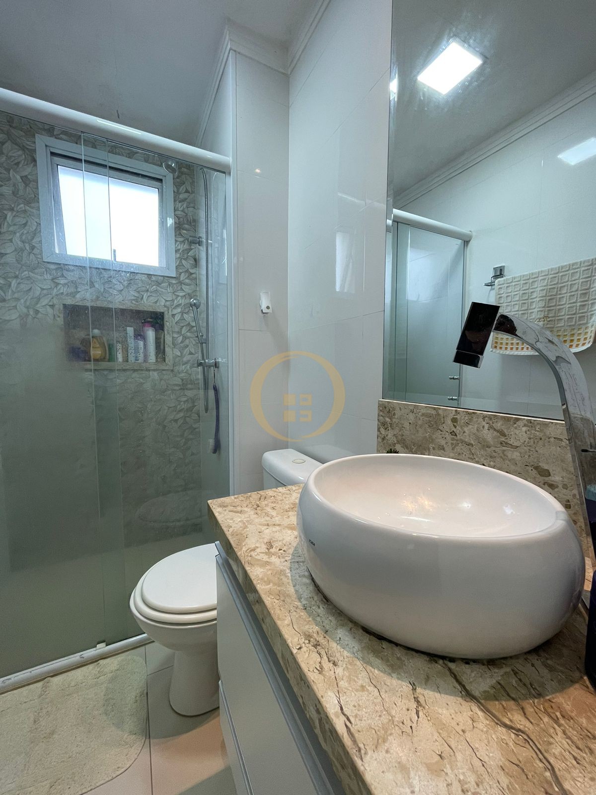 Apartamento na Praia das Astúrias, Guarujá - SP