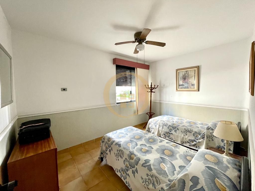 Apartamento na Praia das Pitangueiras, Guarujá - SP