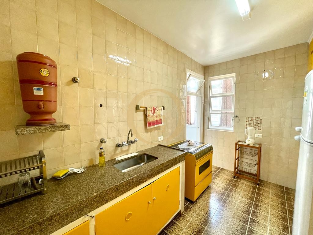 Apartamento na Praia das Pitangueiras, Guarujá - SP