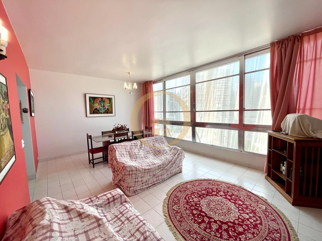 Apartamento na Praia das Pitangueiras, Guarujá - SP