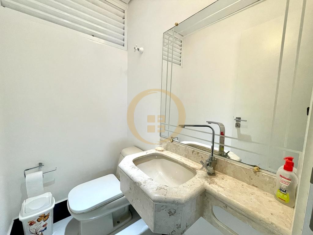 Apartamento na Praia das Pitangueiras, Guarujá - SP