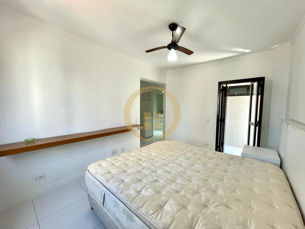 Apartamento na Praia das Pitangueiras, Guarujá - SP