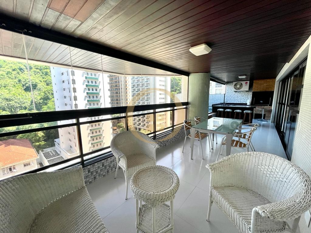 Apartamento na Praia das Pitangueiras, Guarujá - SP