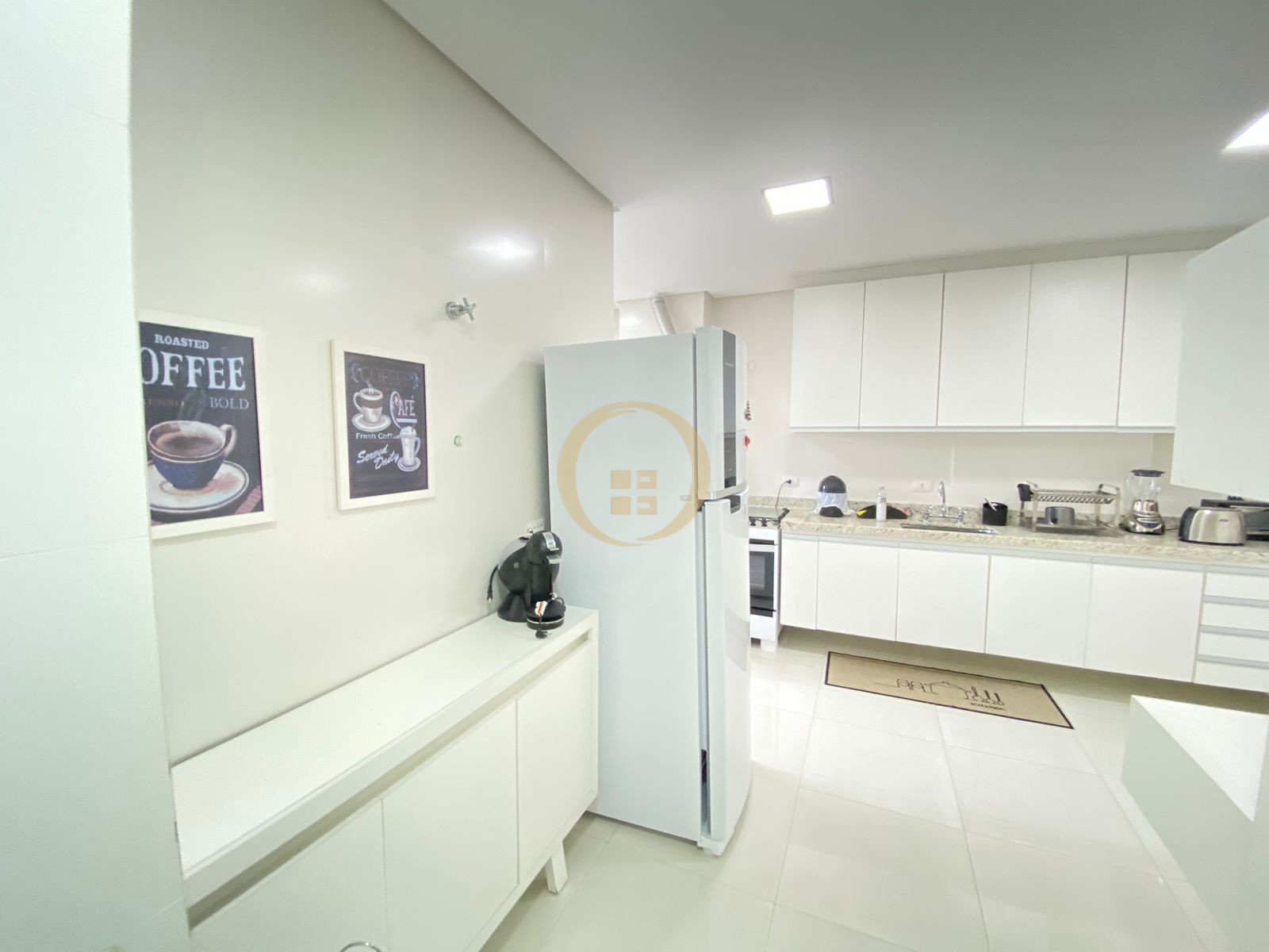 Apartamento na Praia das Pitangueiras, Guarujá - SP