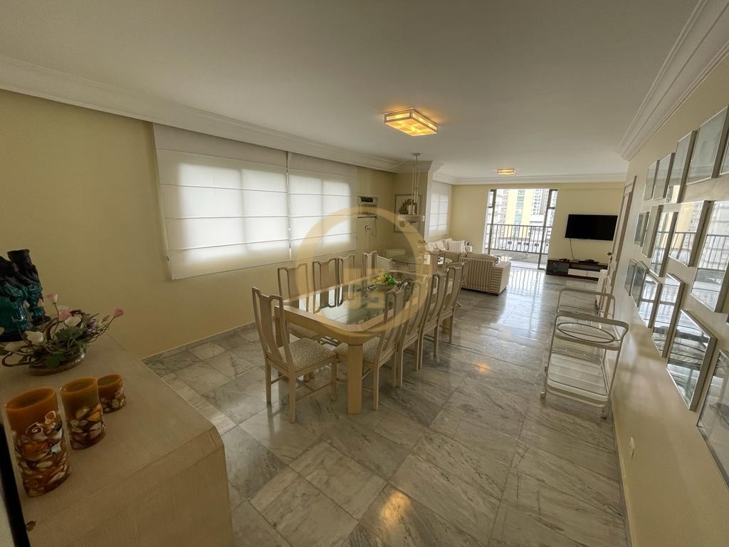 Apartamento na Praia das Pitangueiras, Guarujá - SP