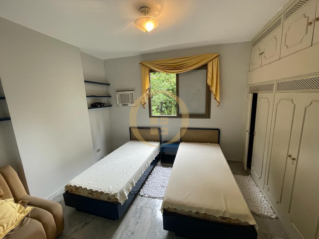 Apartamento na Praia das Pitangueiras, Guarujá - SP