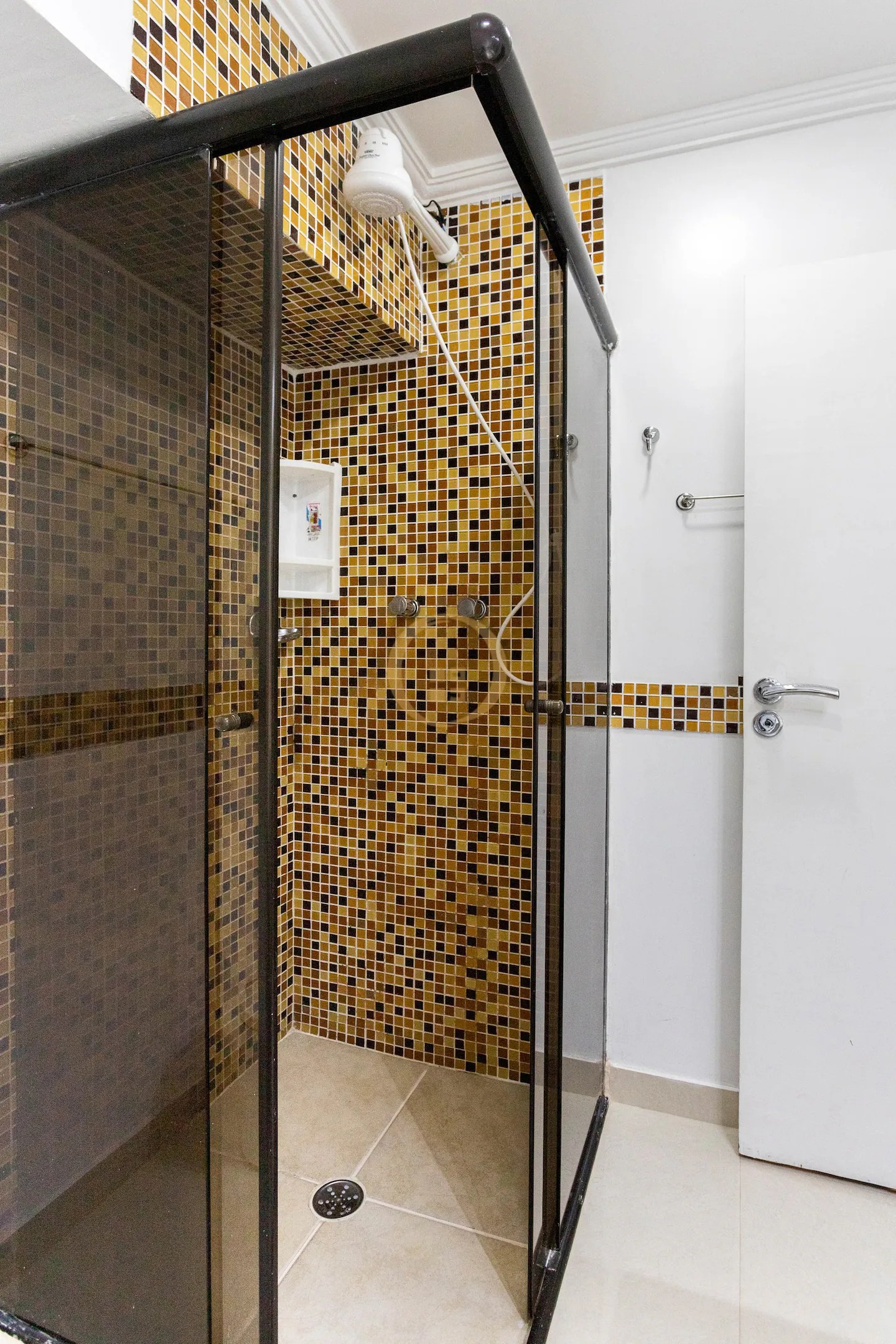 Apartamento na Praia das Pitangueiras, Guarujá - SP