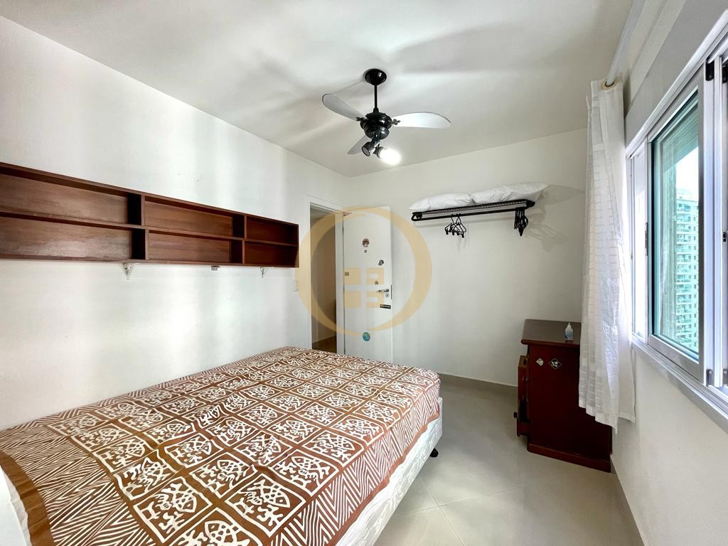 Apartamento na Praia das Pitangueiras, Guarujá - SP