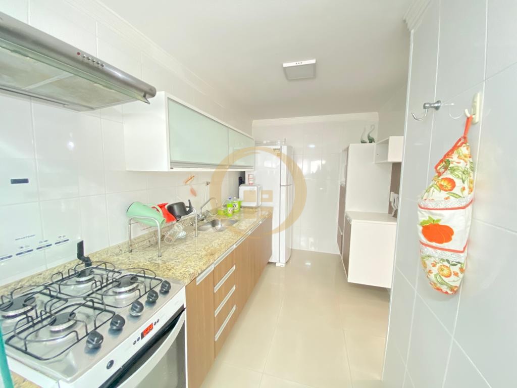 Apartamento na Praia das Pitangueiras, Guarujá - SP