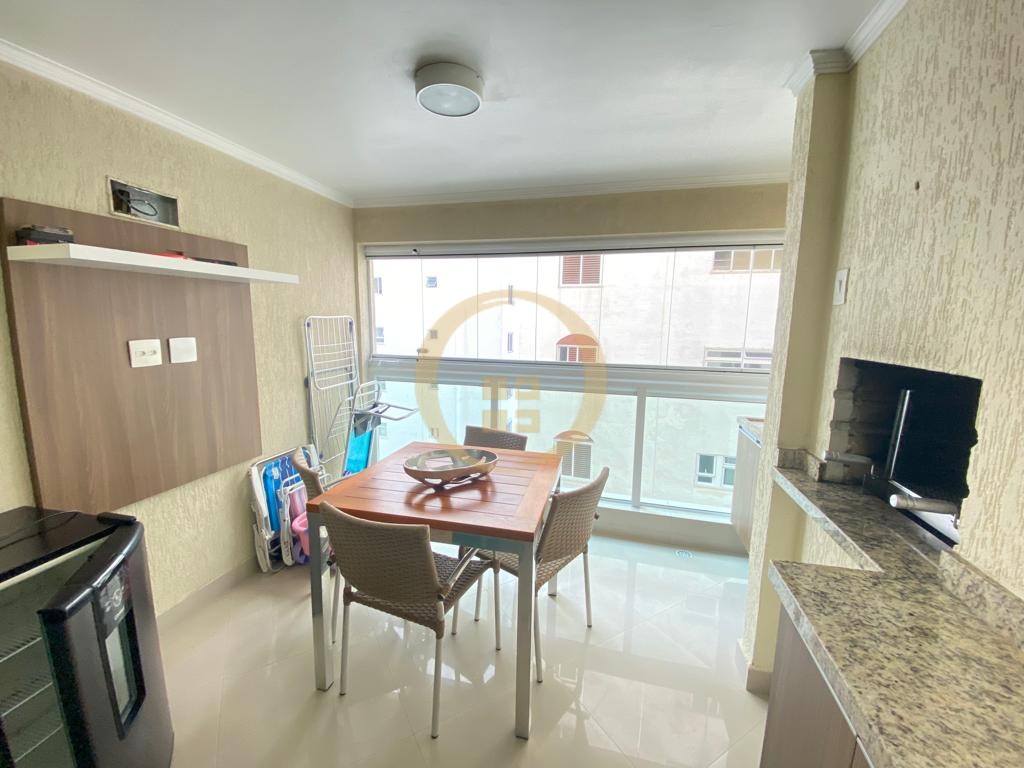Apartamento na Praia das Pitangueiras, Guarujá - SP