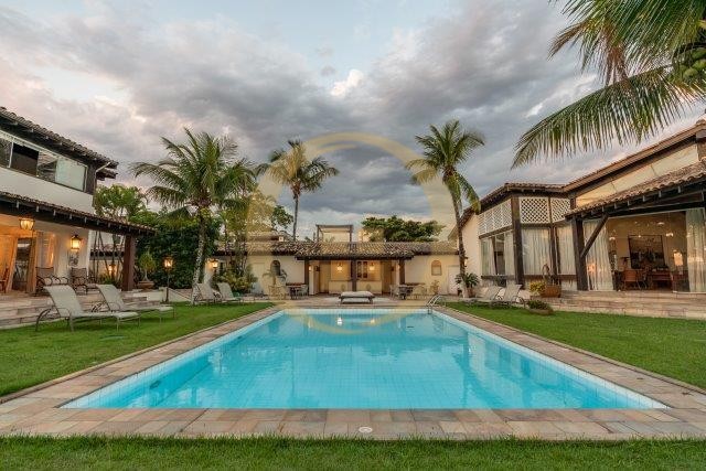 Casa em alvenaria GUARUJÁ - SP