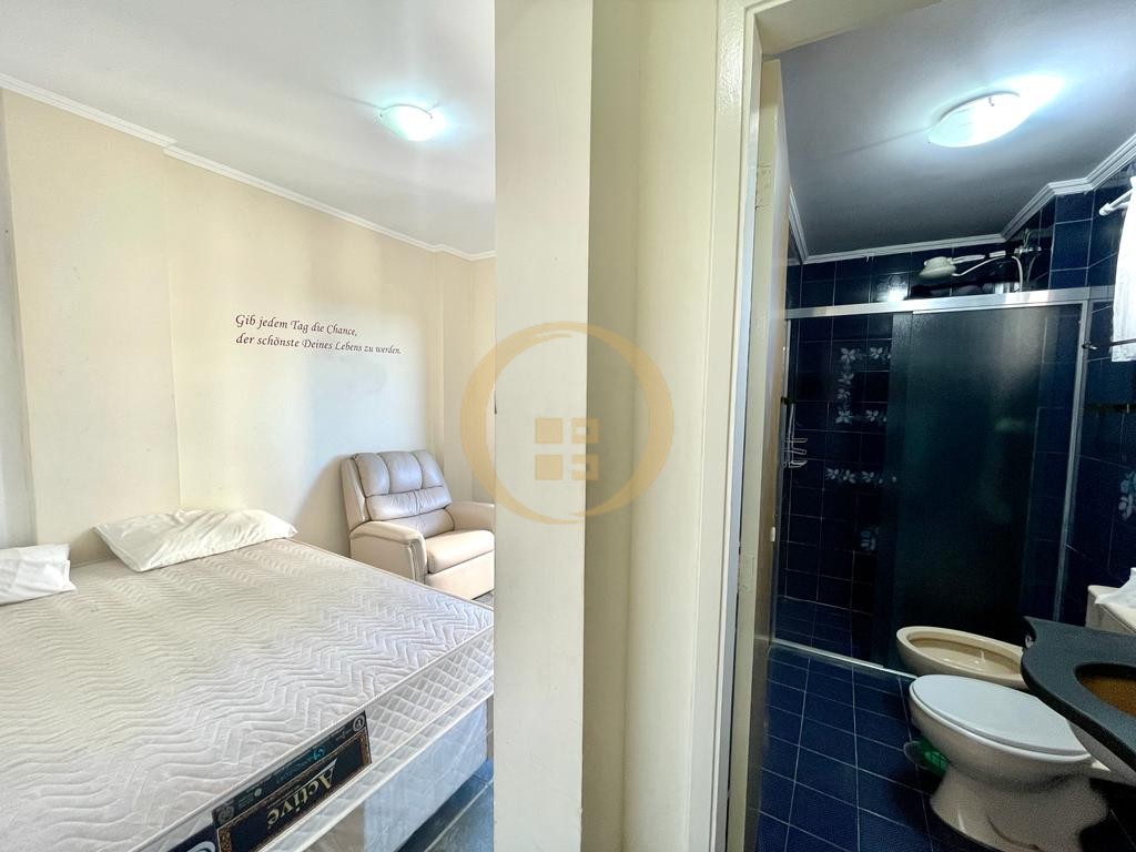 Apartamento na Praia da Enseada, Guarujá - SP