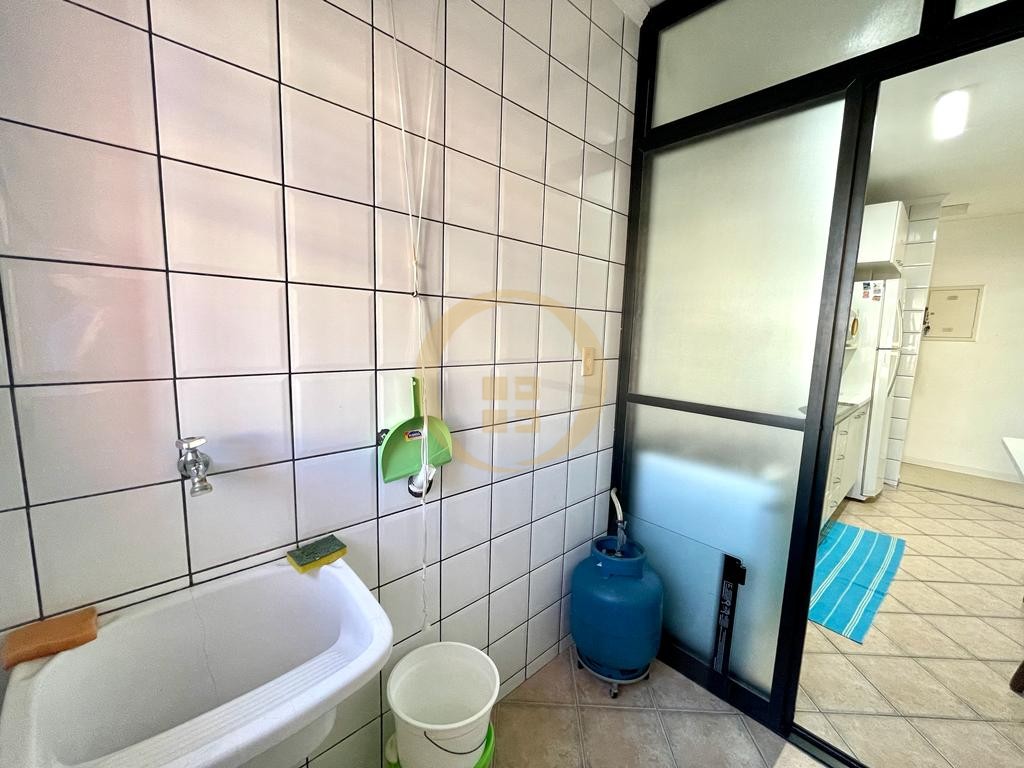 Apartamento na Praia da Enseada, Guarujá - SP