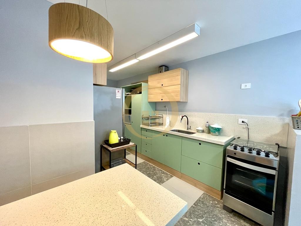 Apartamento na Praia das Pitangueiras, Guarujá - SP