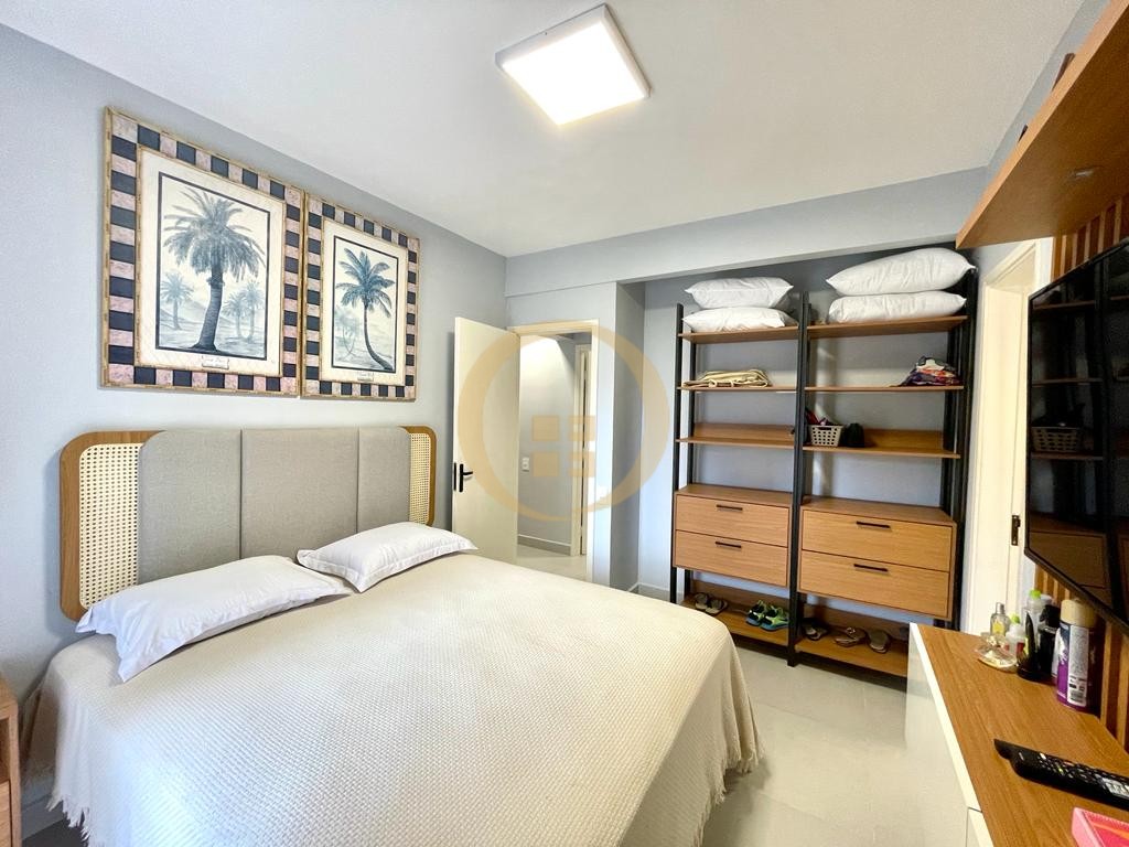 Apartamento na Praia das Pitangueiras, Guarujá - SP