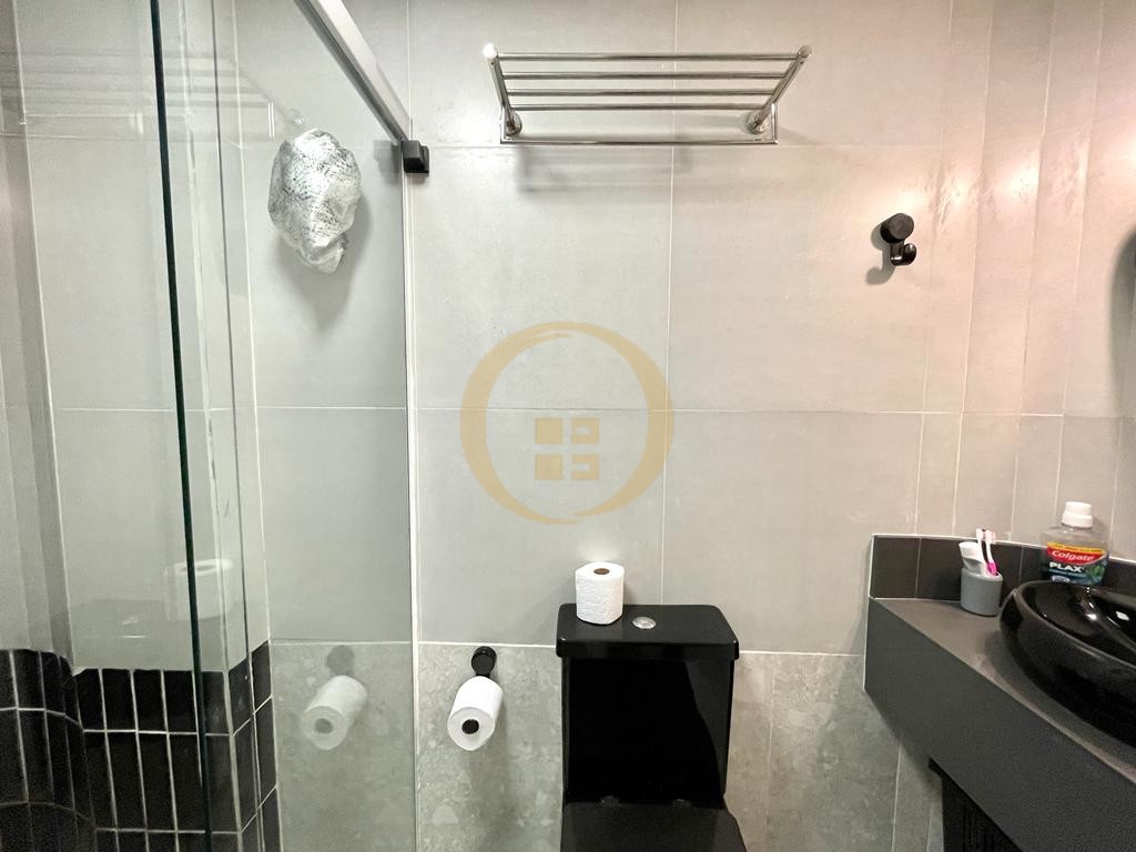Apartamento na Praia das Pitangueiras, Guarujá - SP