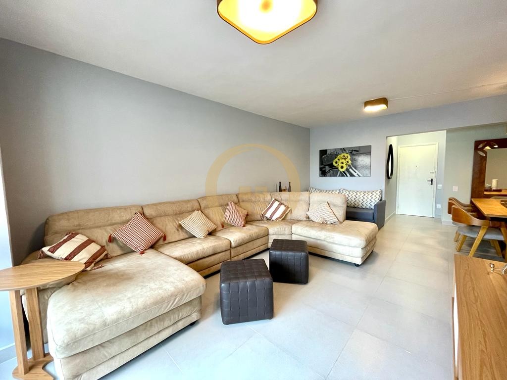Apartamento na Praia das Pitangueiras, Guarujá - SP