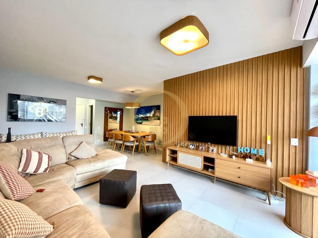 Apartamento na Praia das Pitangueiras, Guarujá - SP