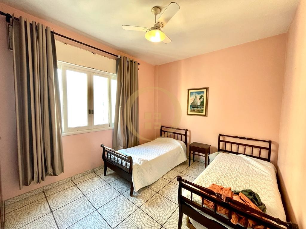 Apartamento na Praia das Pitangueiras, Guarujá - SP