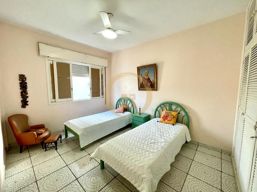 Apartamento na Praia das Pitangueiras, Guarujá - SP