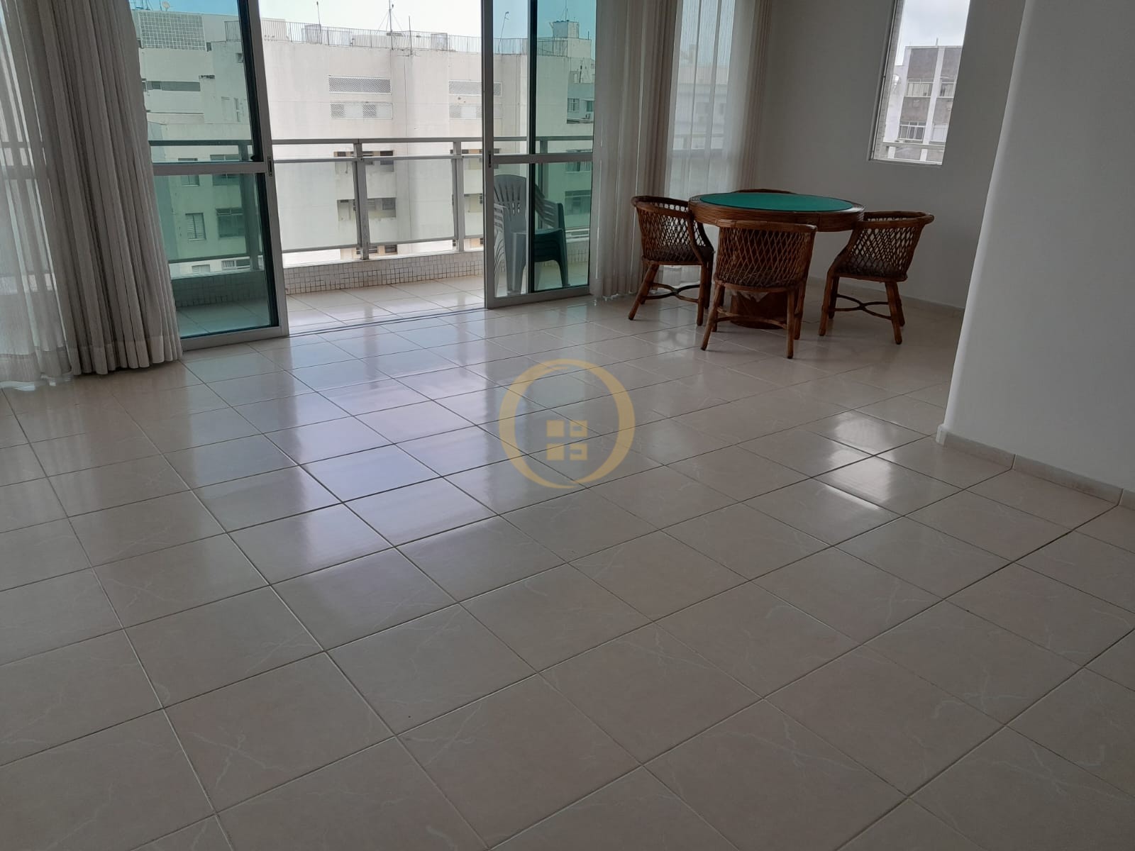 Apartamento GUARUJÁ - SP