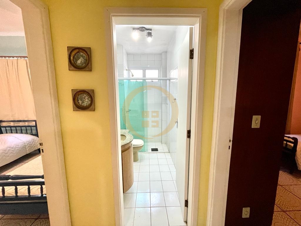 Apartamento na Praia das Pitangueiras, Guarujá - SP