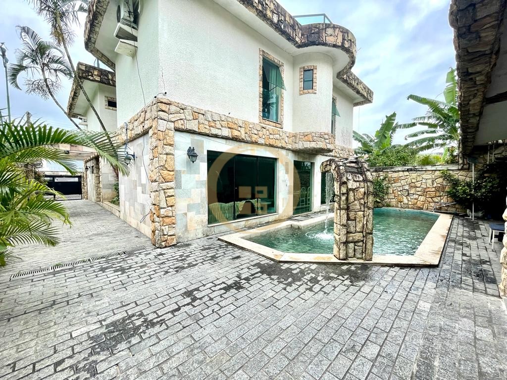 Casa em alvenaria GUARUJÁ - SP