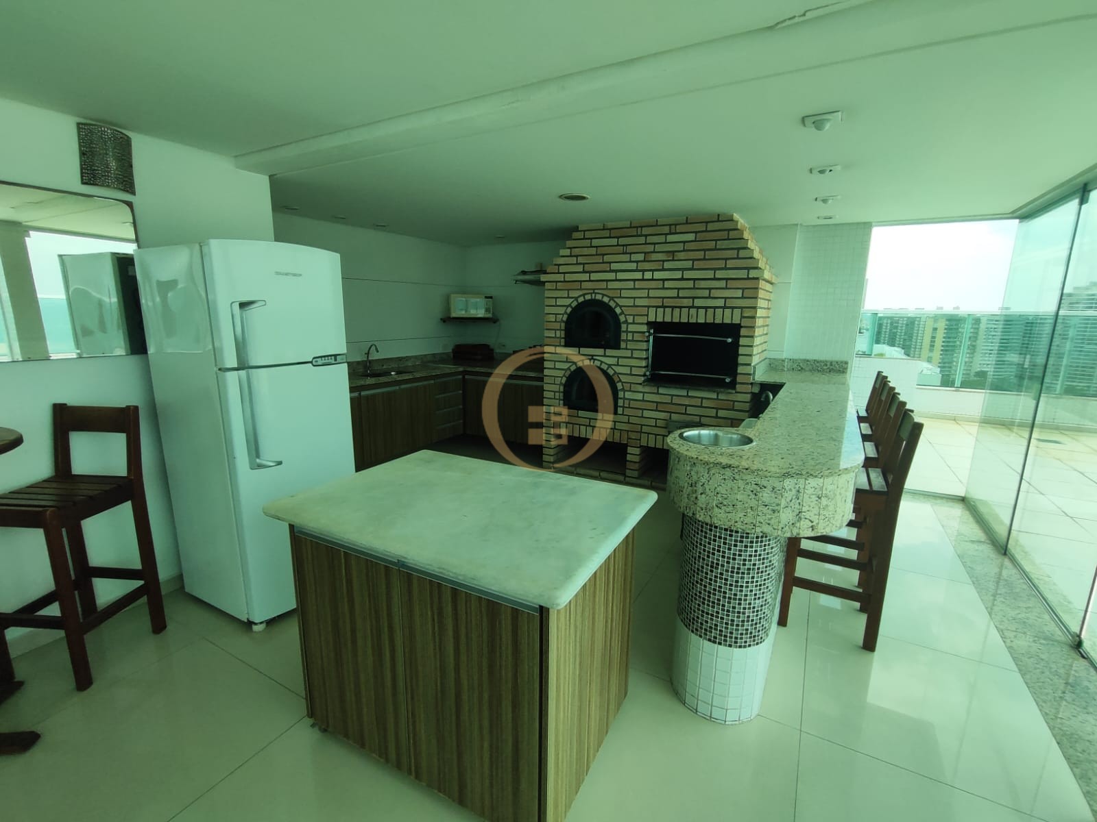 Apartamento Frente ao Mar nas Pitangueiras, Guarujá - SP