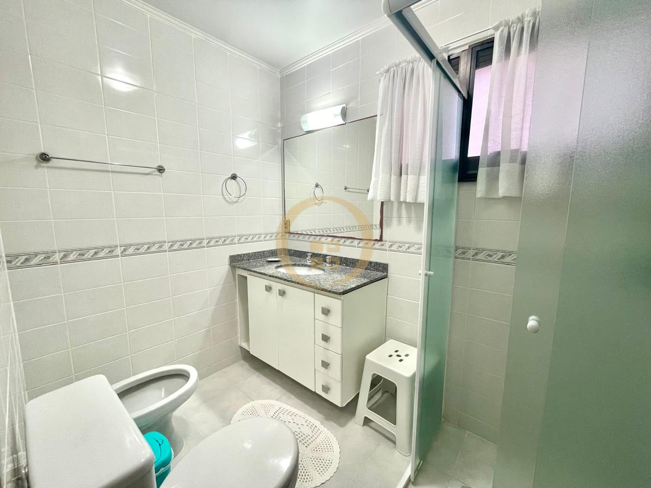 Apartamento na Praia da Enseada, Guarujá - SP