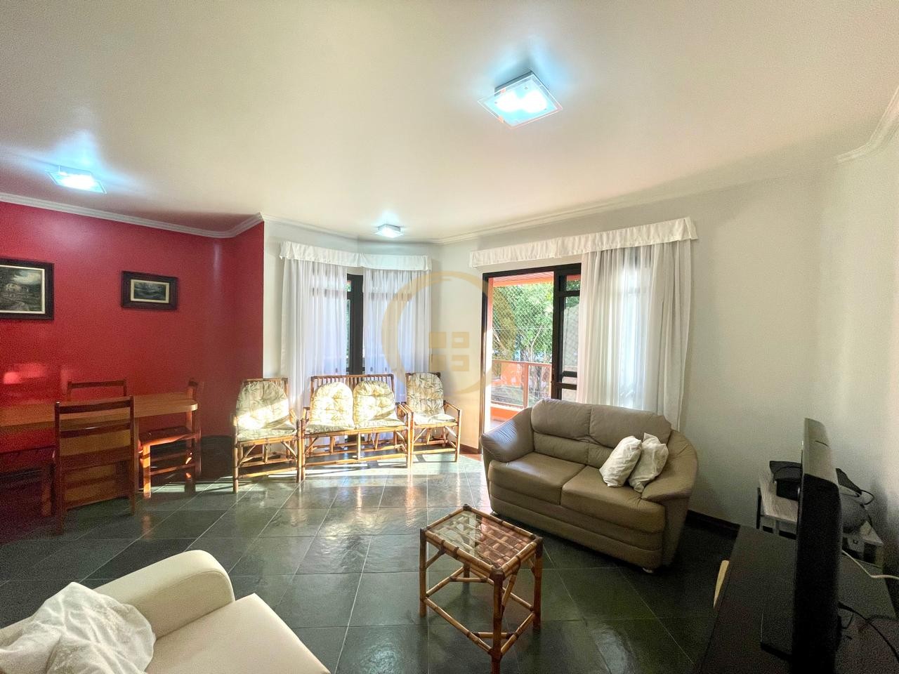 Apartamento na Praia da Enseada, Guarujá - SP