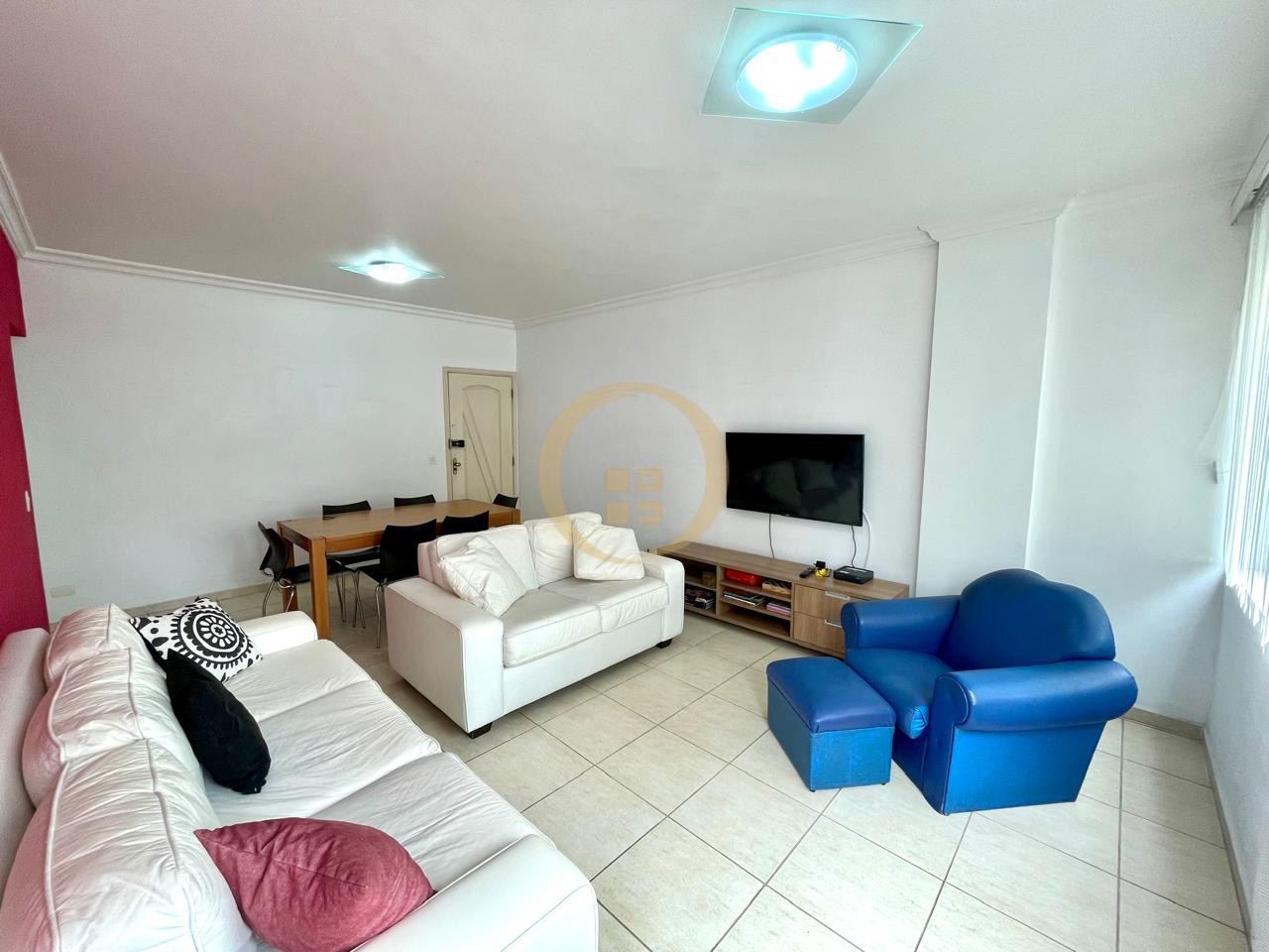 Apartamento na Praia das Pitangueiras, Guarujá - SP