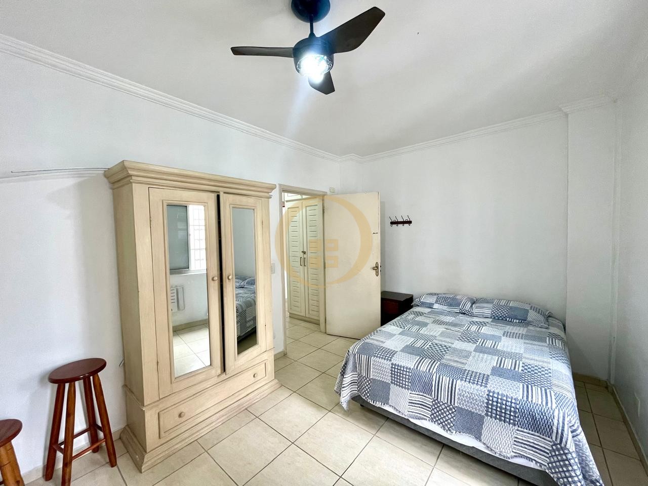 Apartamento na Praia das Pitangueiras, Guarujá - SP