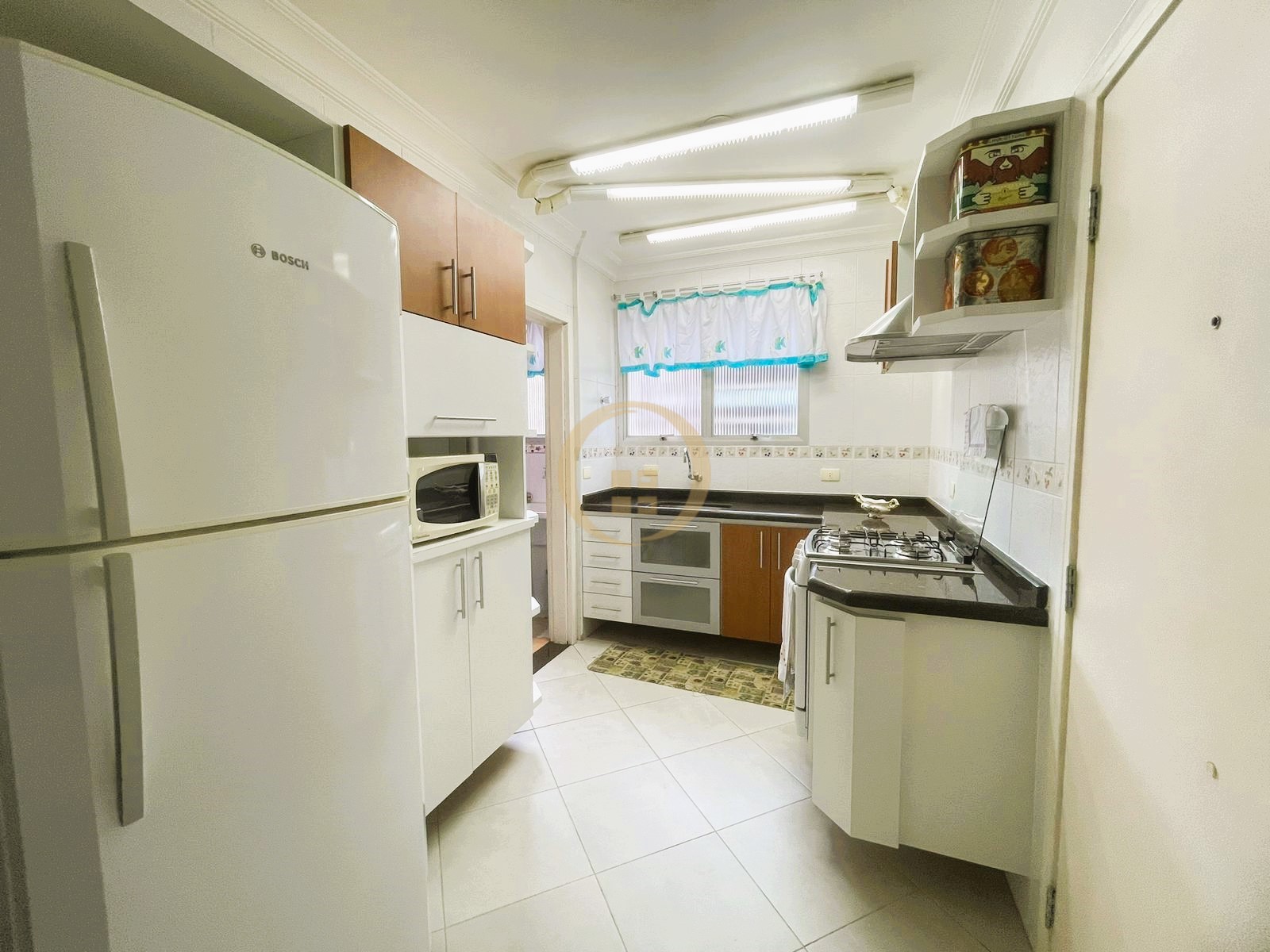 Apartamento na Praia das Pitangueiras, Guarujá - SP