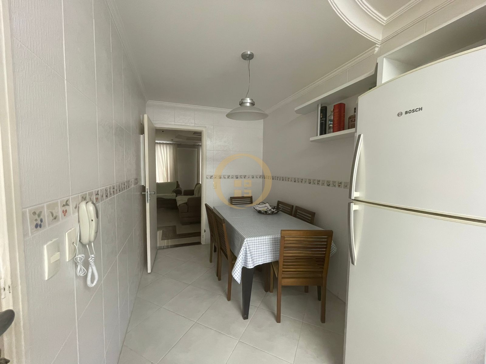 Apartamento na Praia das Pitangueiras, Guarujá - SP