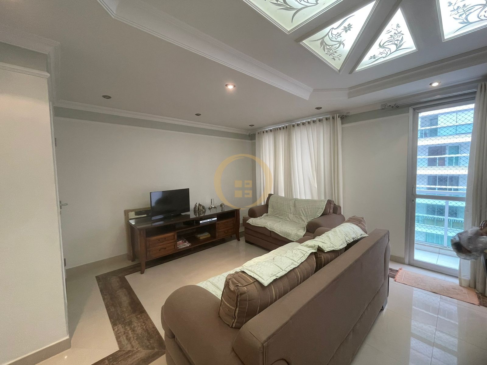 Apartamento na Praia das Pitangueiras, Guarujá - SP